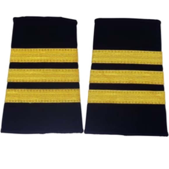 Professional Pilot Uniform Epaulets, 3 Bars, First Officer - Picture 2 of 3